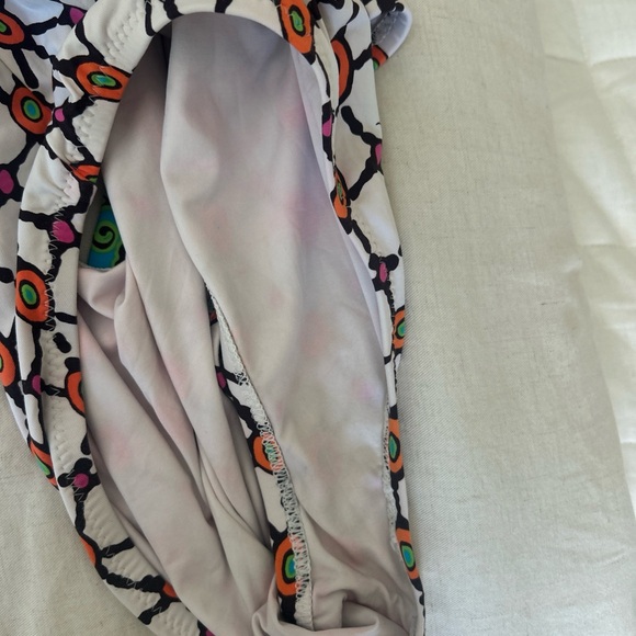 TRINA TURK Colorful VENICE BEACH ONE PIECE SWIMSUIT Size 8 Resort Wear Beach - Picture 6 of 8